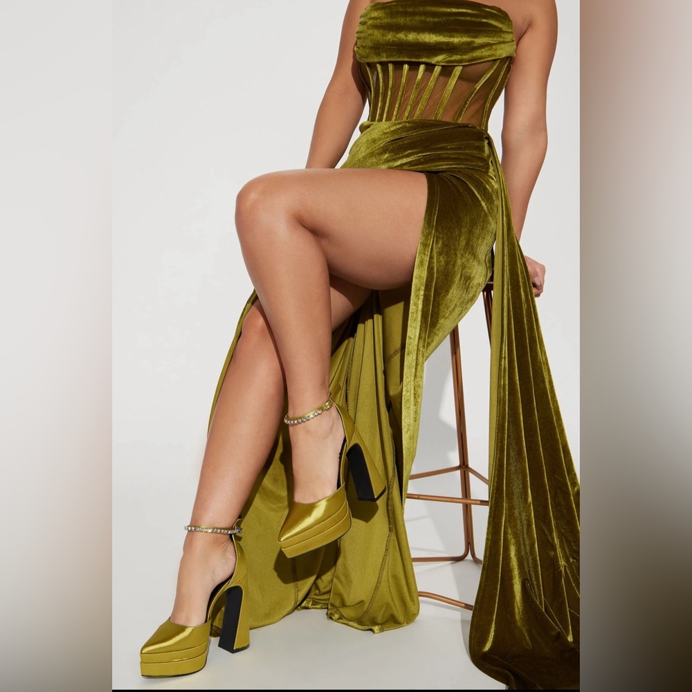 Heads turner platform pump green